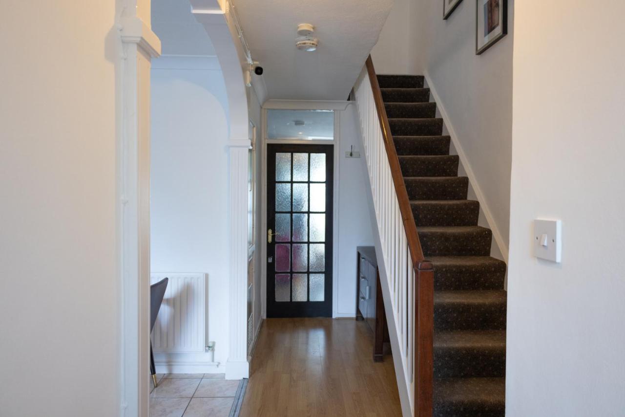 Дом отдыха - 4 Bed - Sleeps 8 - Garden - Pet Friendly *